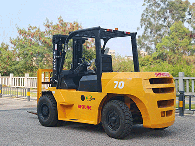 주요 물류 허브들이 HIFOUNE 7톤 리튬 배터리로 전환하는 이유는 무엇일까요?